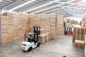 storage rack wood pallet
